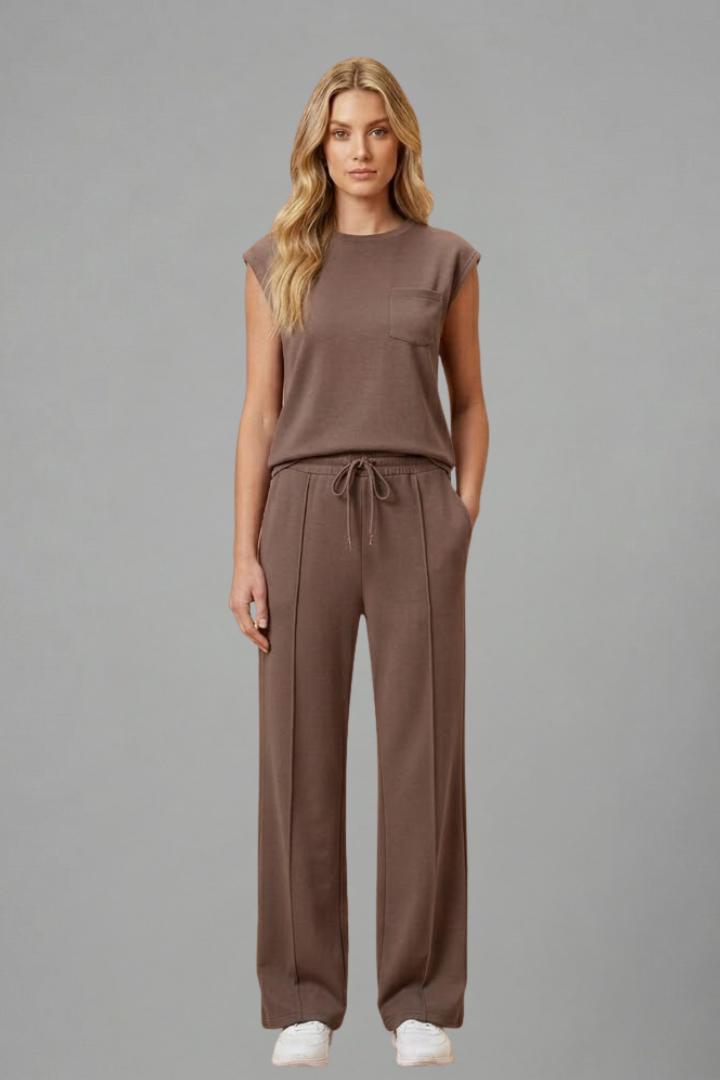 Women’s Loungewear Set with Elastic Waistband and Short Sleeves