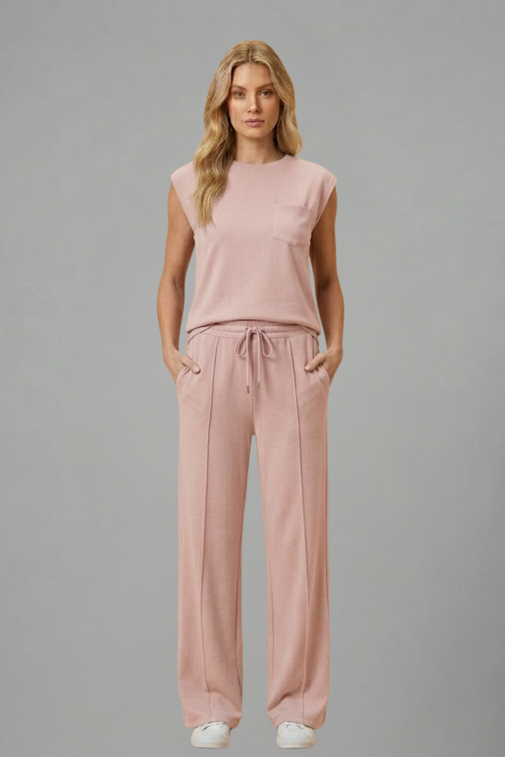 Women’s Loungewear Set with Elastic Waistband and Short Sleeves