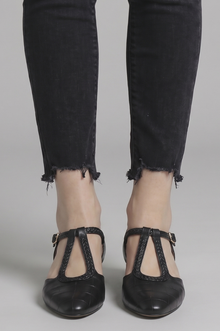 Women's Mary Jane Flats with Buckle Closure for Everyday Wear