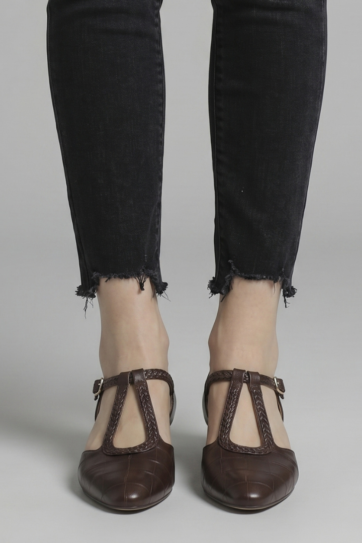 Women's Mary Jane Flats with Buckle Closure for Everyday Wear