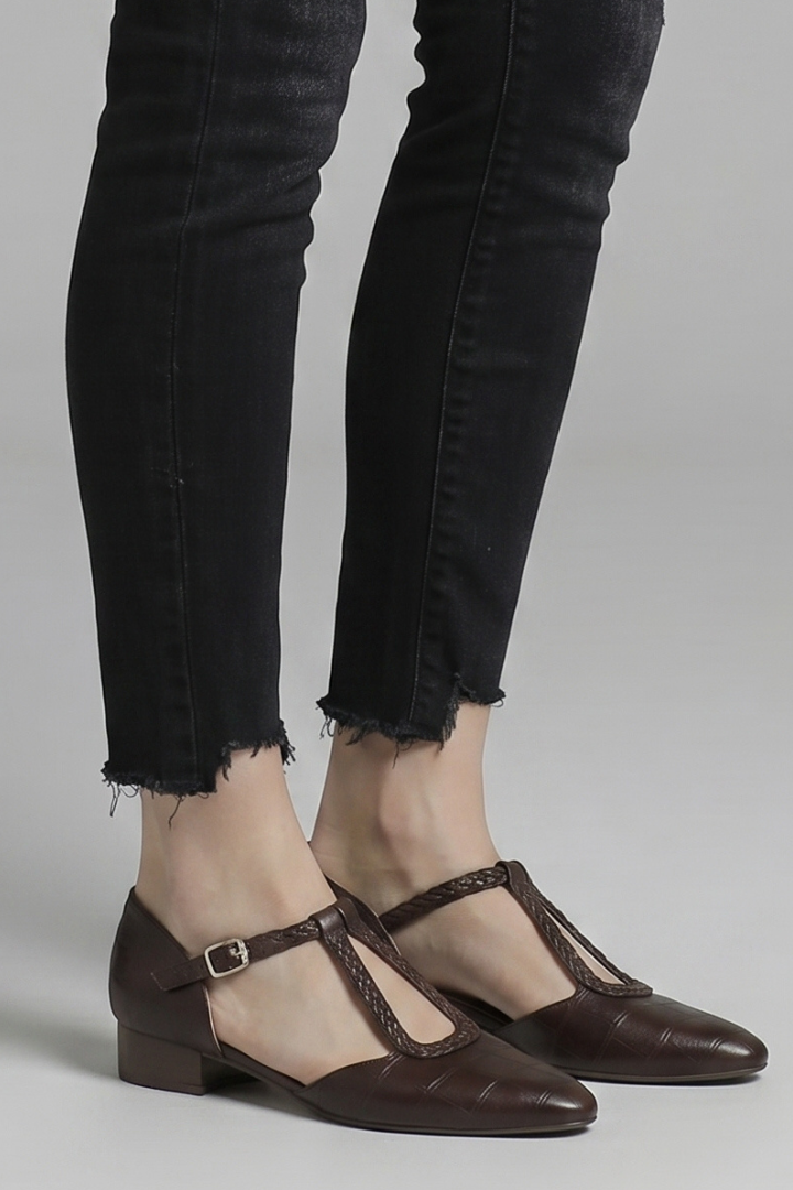 Women's Mary Jane Flats with Buckle Closure for Everyday Wear