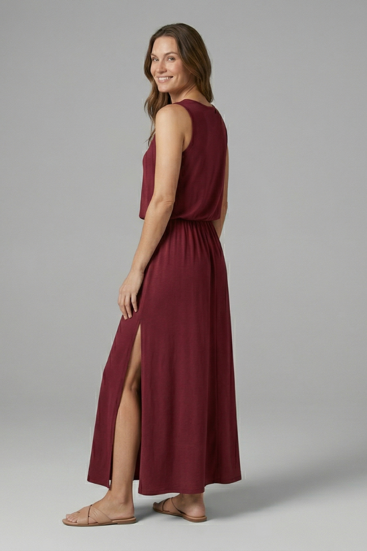 Women’s Maxi Dress with Round Neck and Sleeveless Design