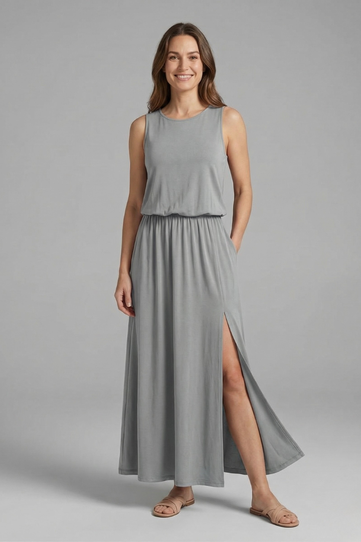 Women’s Maxi Dress with Round Neck and Sleeveless Design