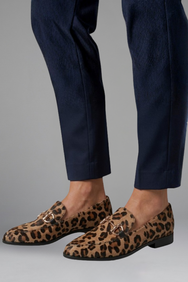 Women's Orthopaedic Loafers with Pointed Toe for Casual Wear