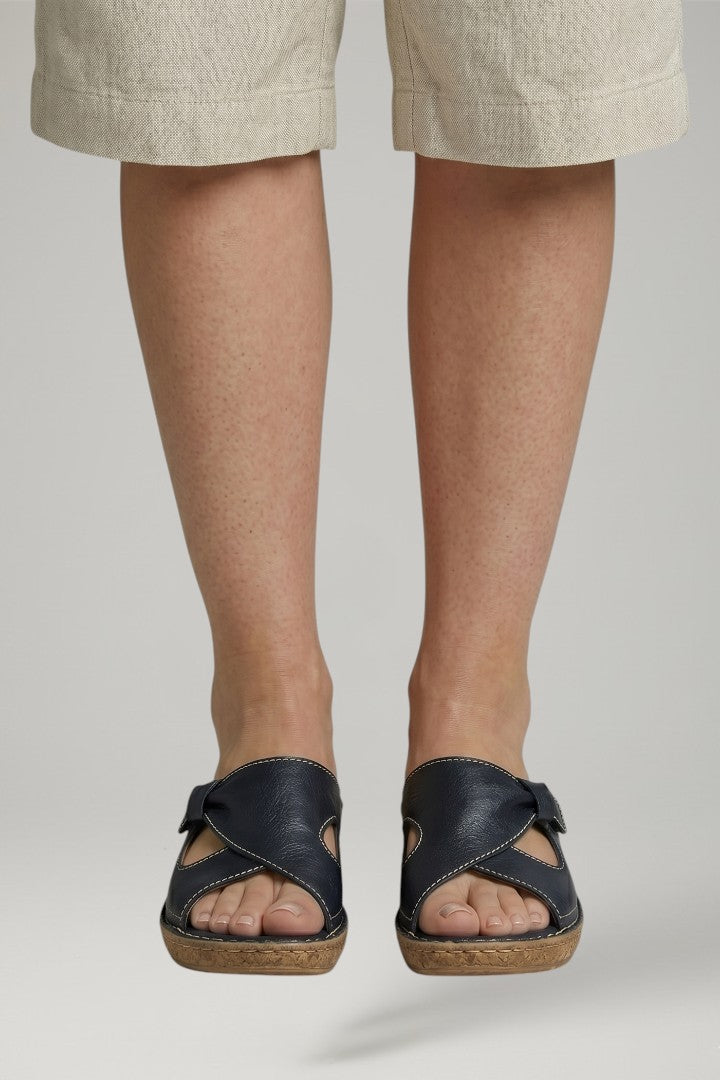 Women's Orthopaedic Sandals with Adjustable Straps and Flat Sole