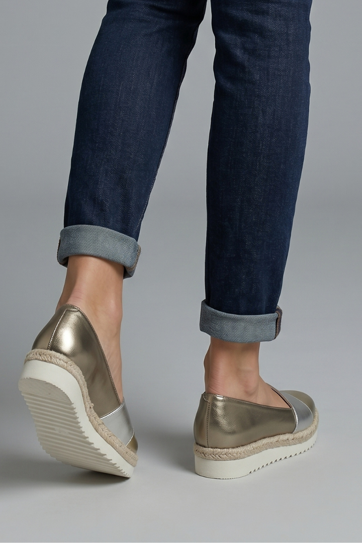 Women's Orthopaedic Shoes with Slip On Design for Spring