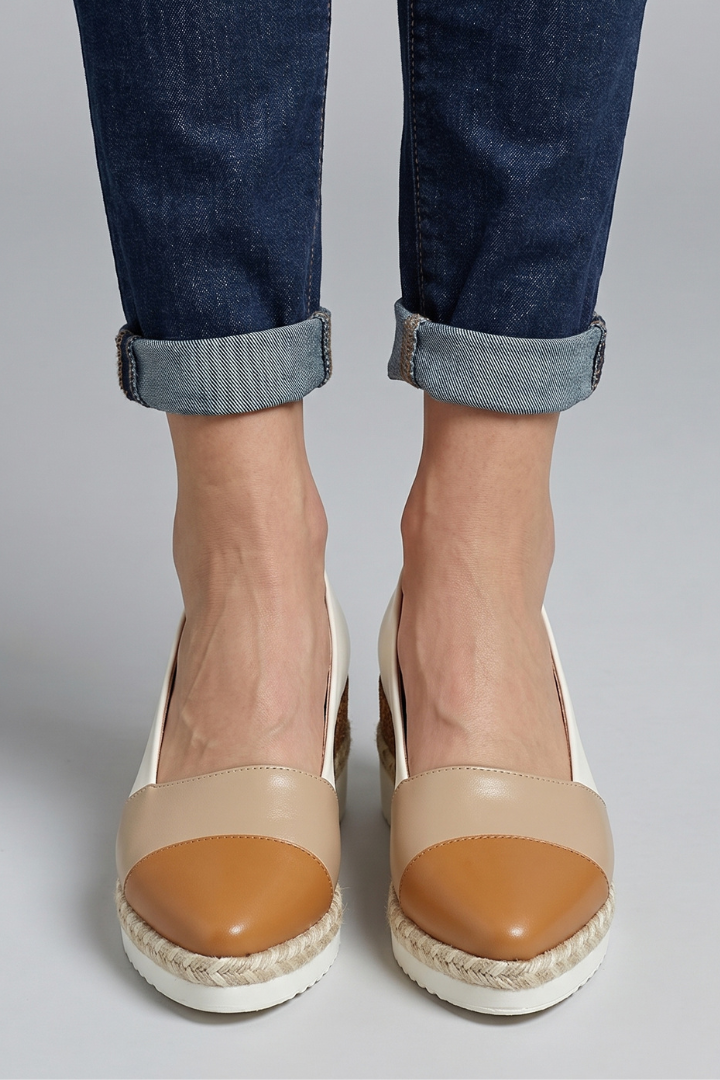 Women's Orthopaedic Shoes with Slip On Design for Spring