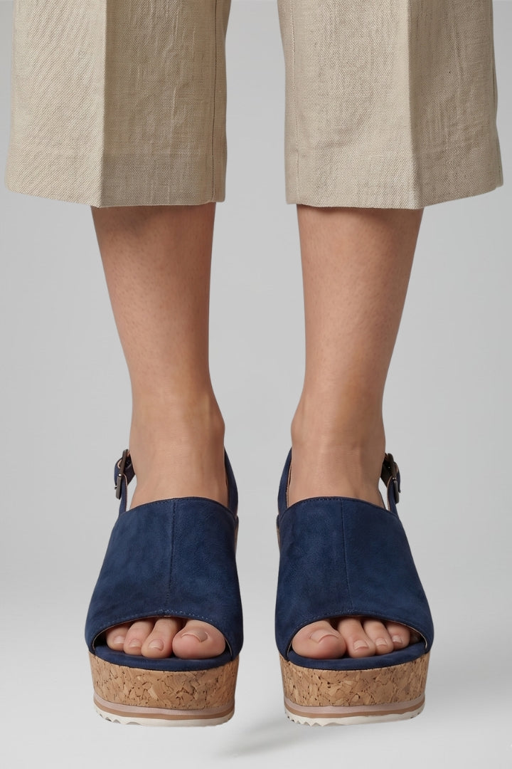 Women's Platform Sandals with Buckle Straps and Cushioned Sole