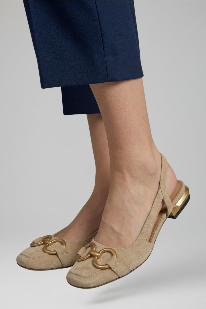 Women's Sandals with Adjustable Buckle and Cushioned Footbed