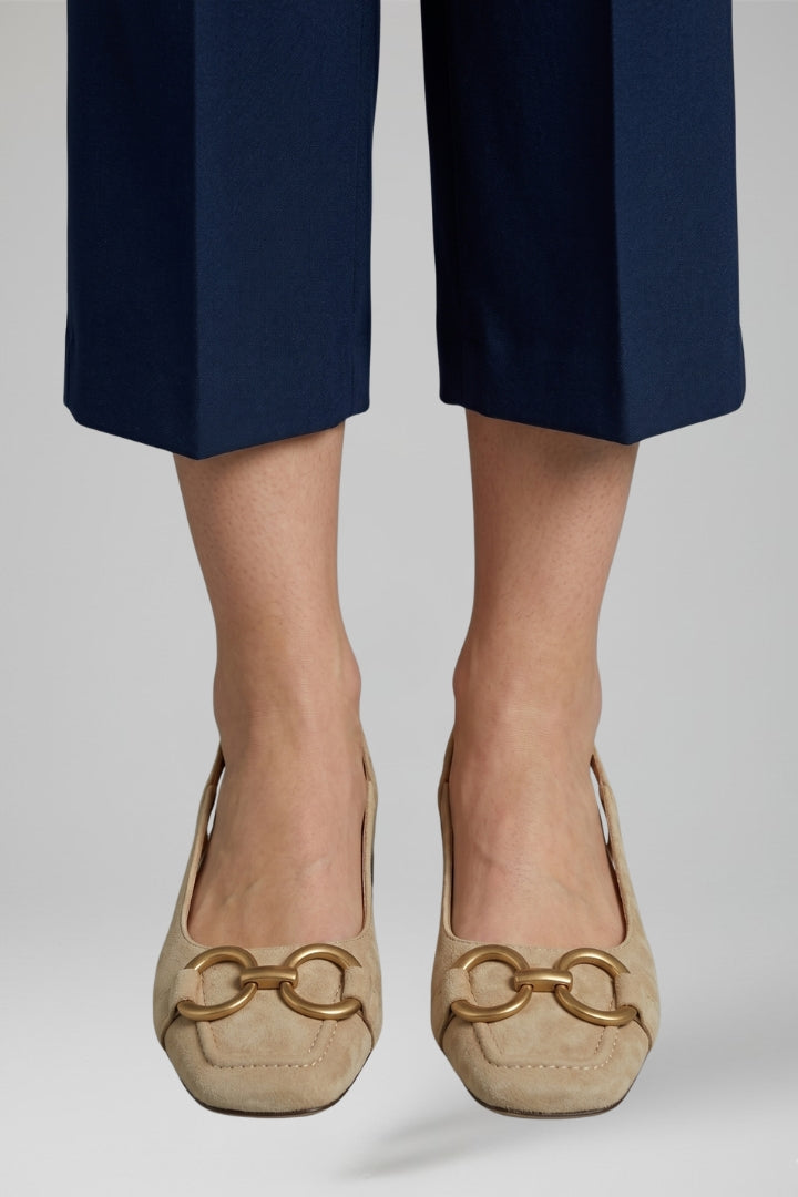 Women's Sandals with Adjustable Buckle and Cushioned Footbed