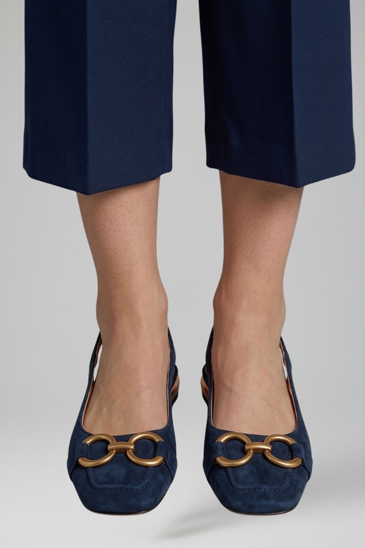 Women's Sandals with Adjustable Buckle and Cushioned Footbed