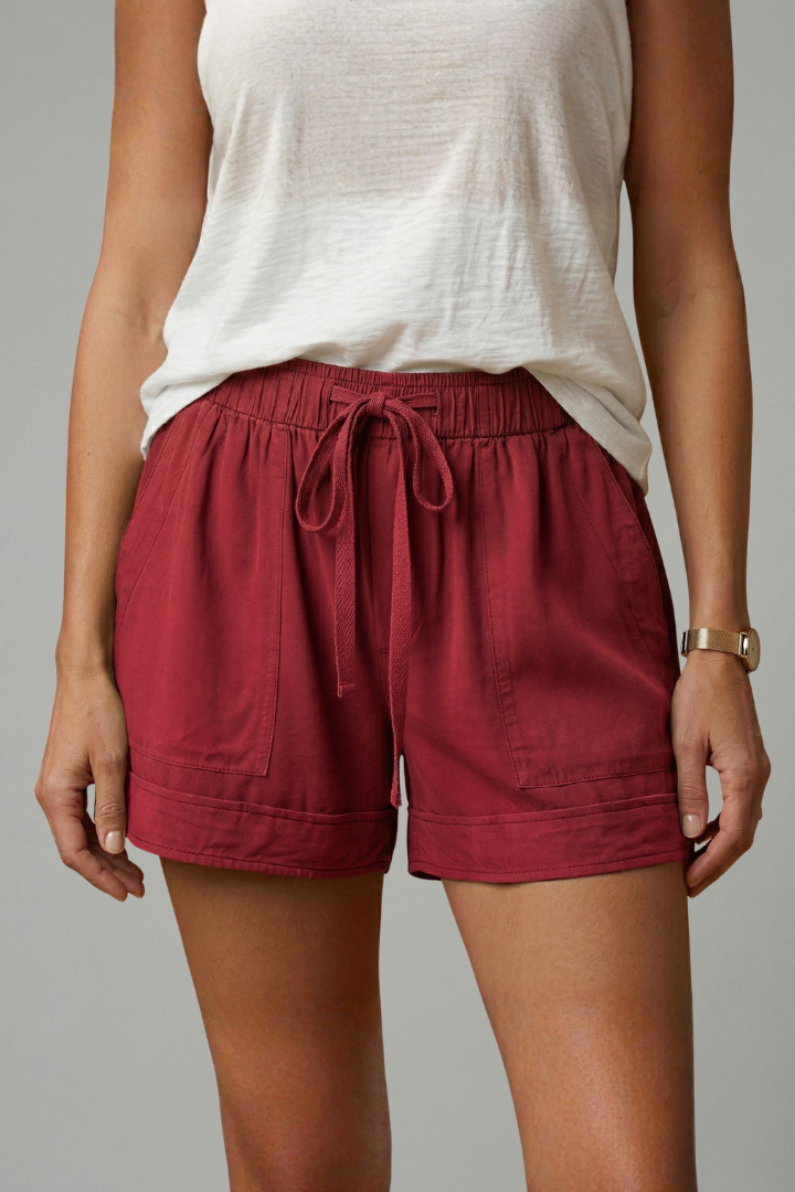 Women’s Shorts with Drawstring Waist and Relaxed Fit
