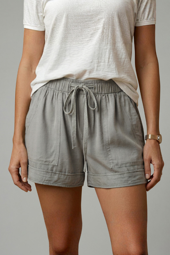 Women’s Shorts with Drawstring Waist and Relaxed Fit