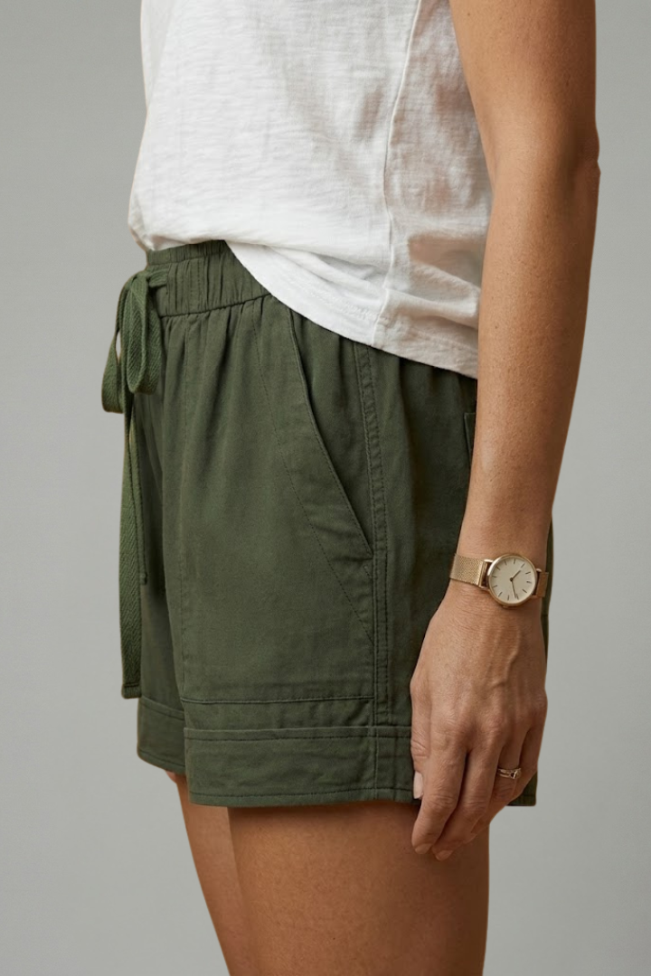 Women’s Shorts with Drawstring Waist and Relaxed Fit