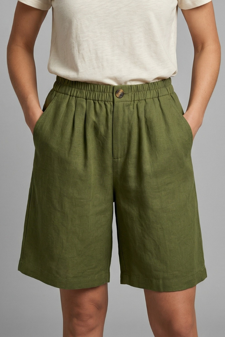 Women’s Shorts with Elastic Waistband and Side Pockets