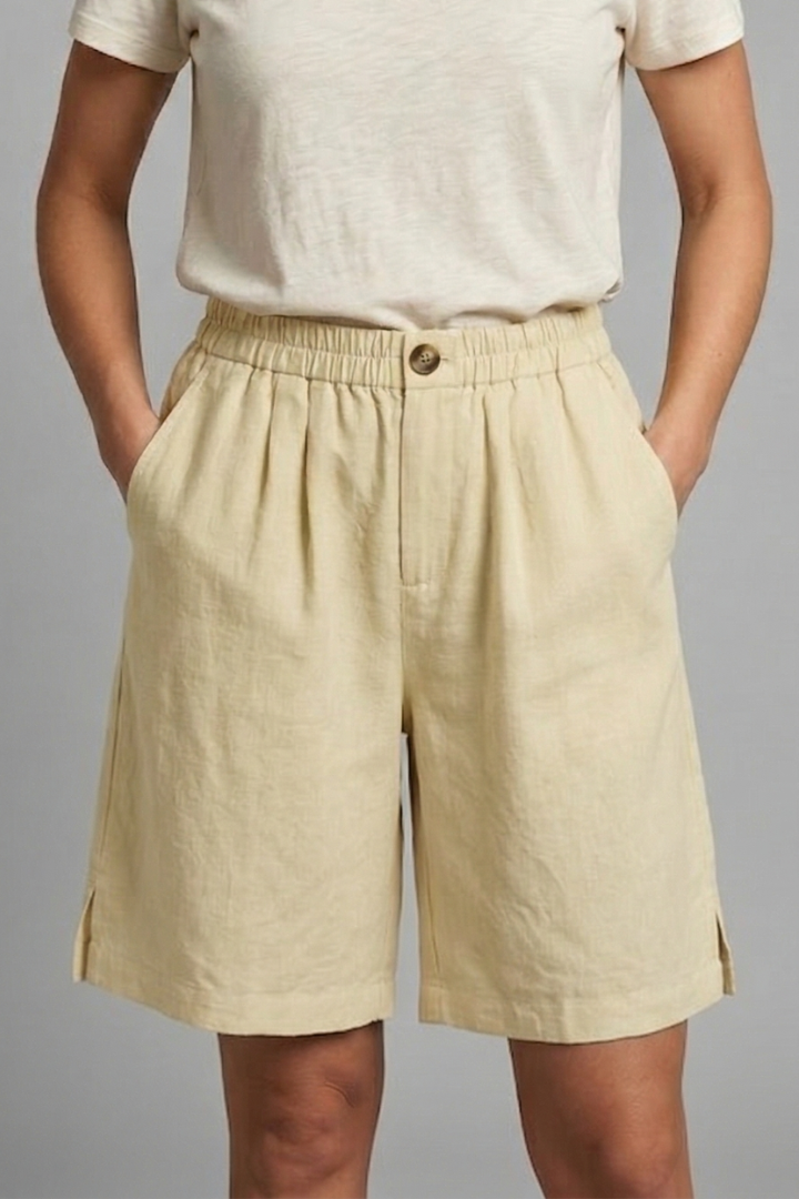 Women’s Shorts with Elastic Waistband and Side Pockets