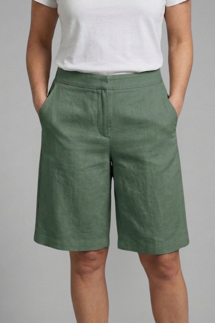Women’s Shorts with Elastic Waistband and Side Pockets