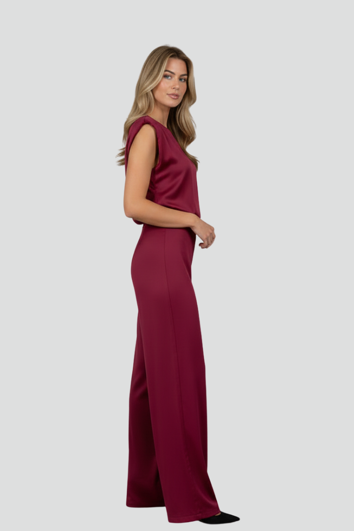 Women’s Sleeveless Jumpsuit with Wide Legs and Round Neck
