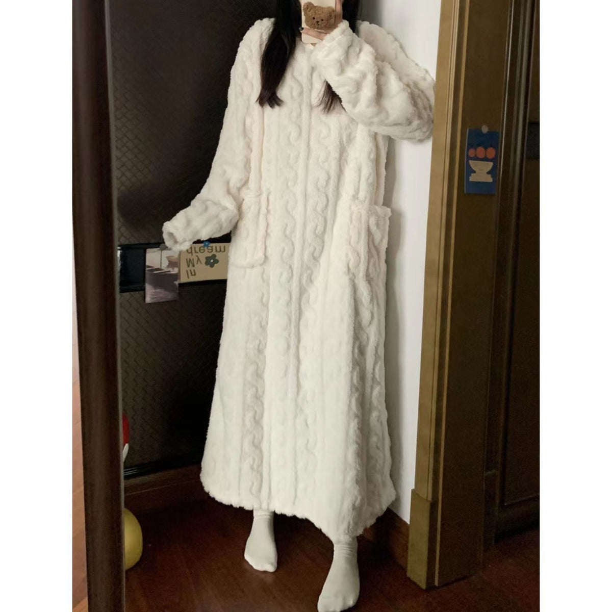 Women's Coral Fleece Nightgown With Pockets, Long And Soft